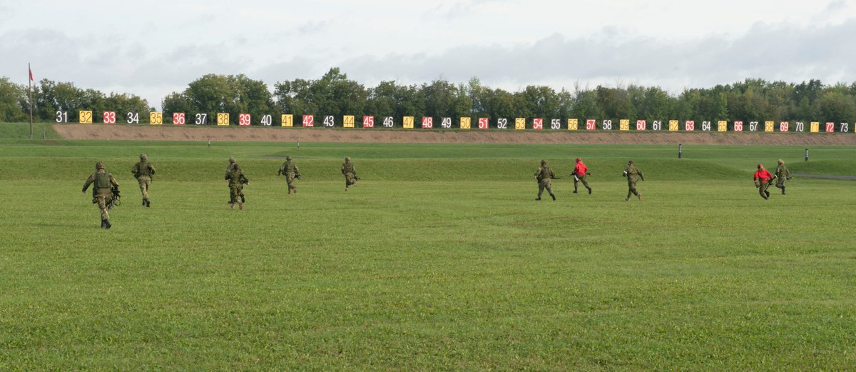 Armeecanadienne's tweet photo. Les participants ont participé à une pratique contrôlée pour le #fusil de service, le 5 septembre 2017, #CTALFAC https://t.co/aI9zO037R3 https://t.co/xeCjdKSyJA