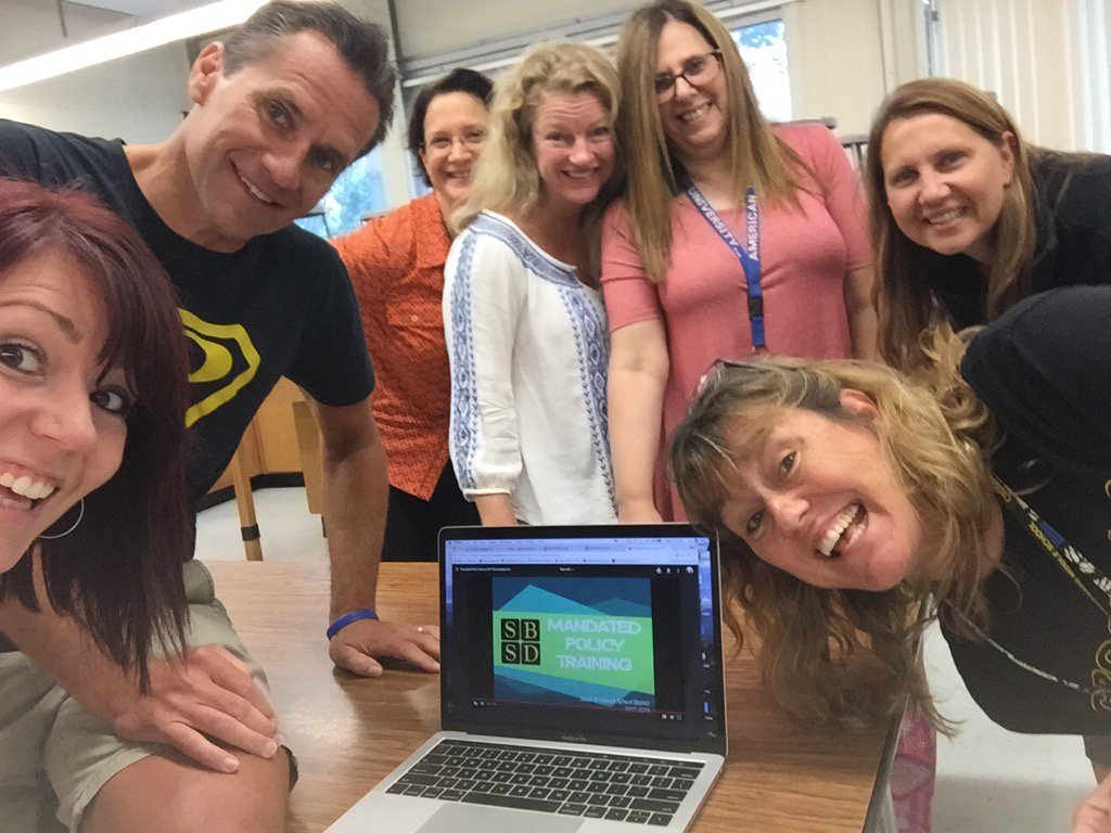 LisaCirone's tweet photo. Group #1 is complete! @bonnicapes #sbpdchat #breakoutedu https://t.co/ldZq05gTAc