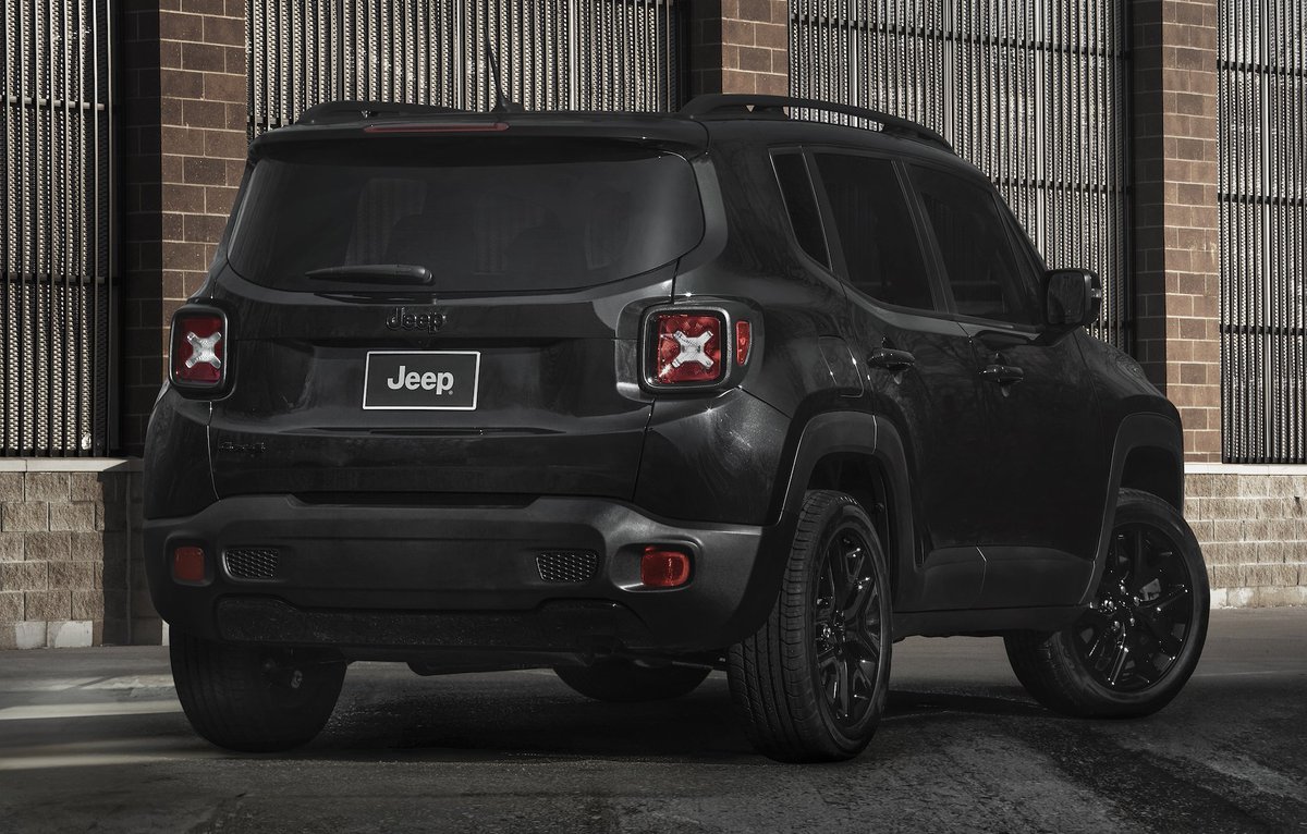 AutoVeracruz's tweet photo. Nuevas vestiduras, biseles y gama de colores; el interior de la Jeep Renegade cambia para su versión 2018. https://t.co/jEPIjcGg5U