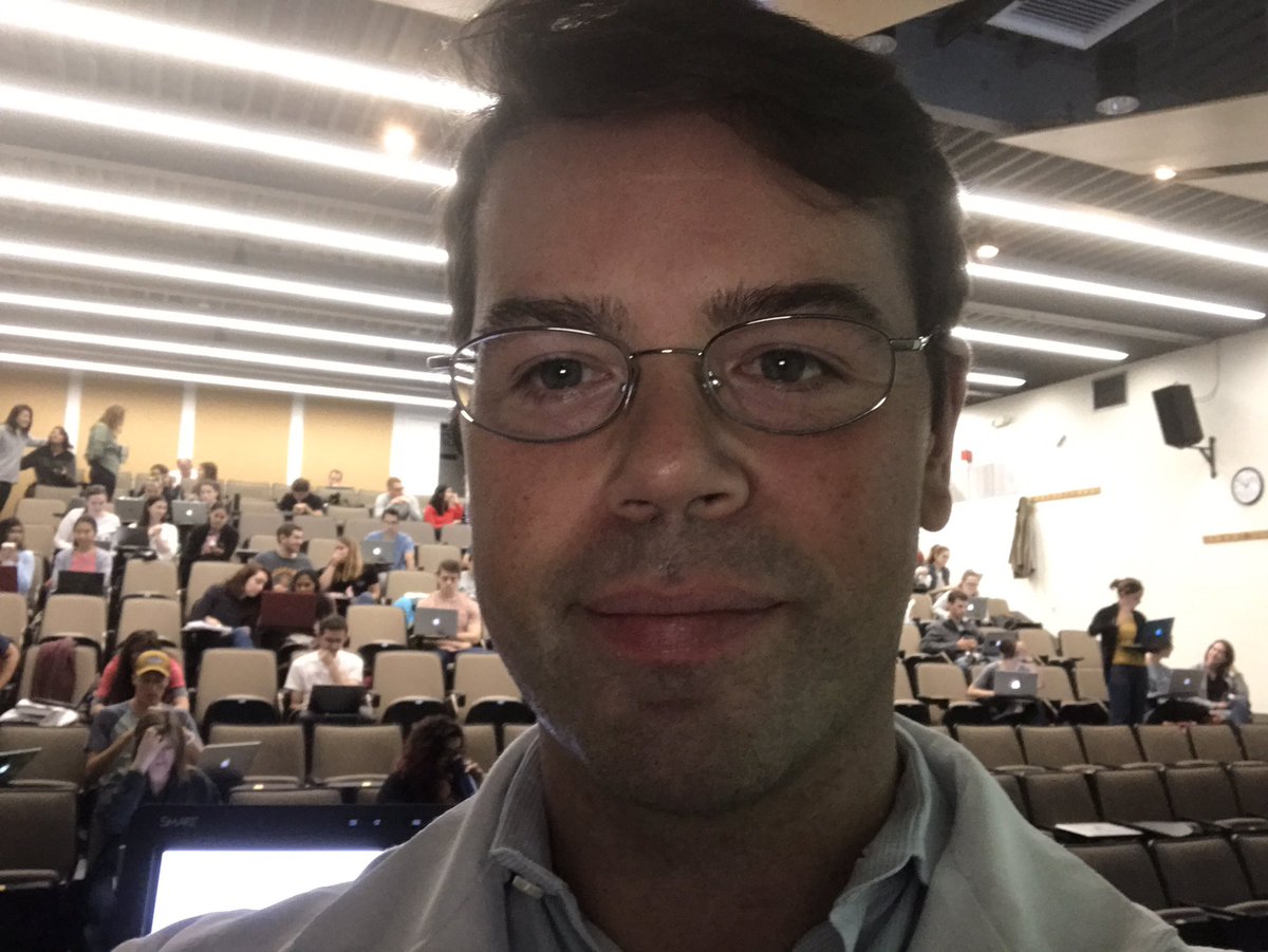 GreenwichMD's tweet photo. Good luck to Day Dr.Murphy with the students at #NYNC @nymclibrary @NYMCSenate #Pathology #professor #medschool https://t.co/eKP57eUUvJ