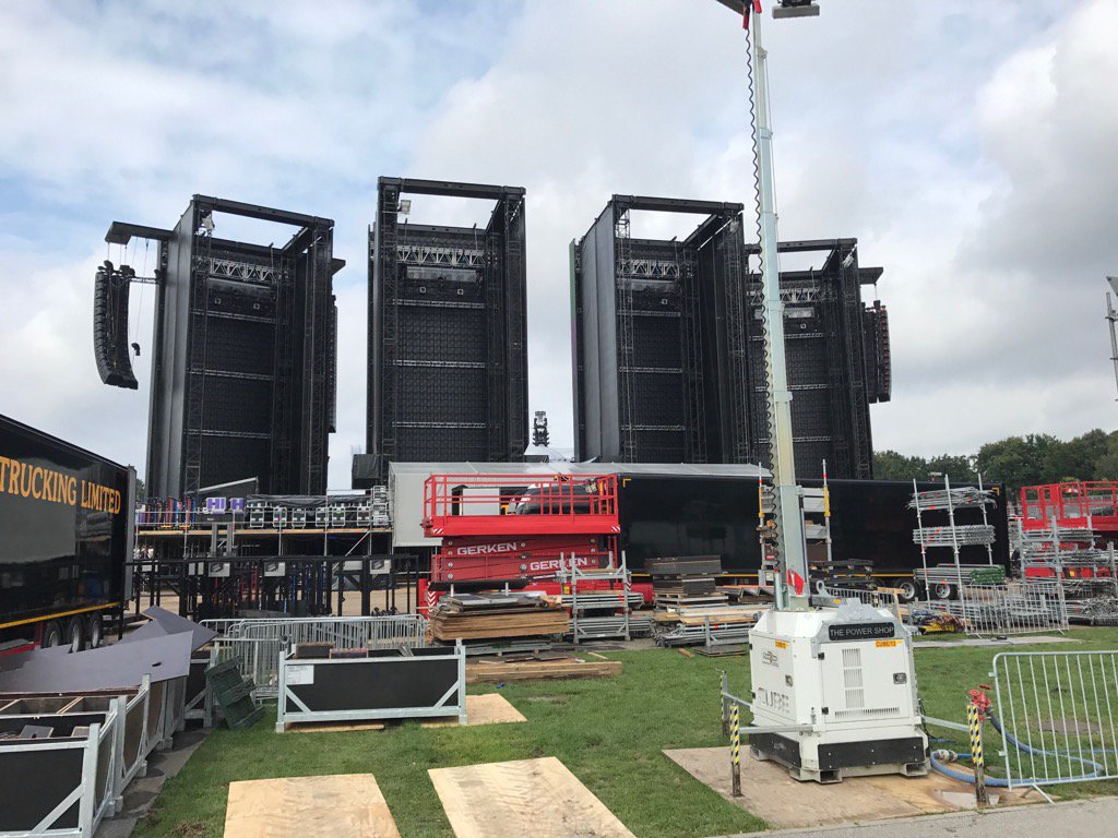 Rock'n'Roll am Stadtpark. Die Stones-Bühne wächst in den Hamburger Hügel @ RollingStones
<a href="/fkpscorpio/">FKP Scorpio</a> @BILD_Promis