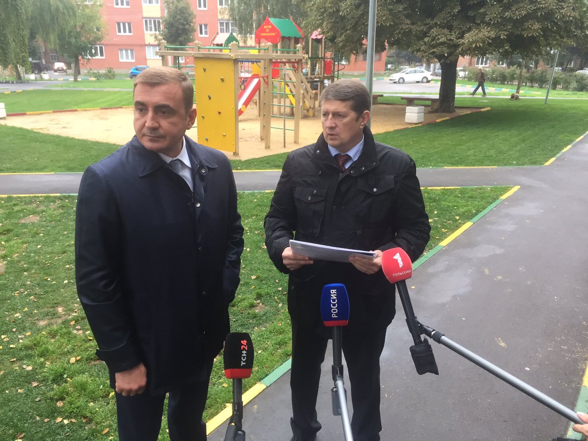Tularegion71's tweet photo. Алексей #Дюмин совершает инспекционный объезд по г. Туле. Знакомство с благоустройством скверов, дворов и ремонтом дорог #Тула https://t.co/leWWiG8dXq