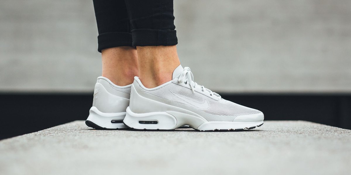 nike wmns air max jewell