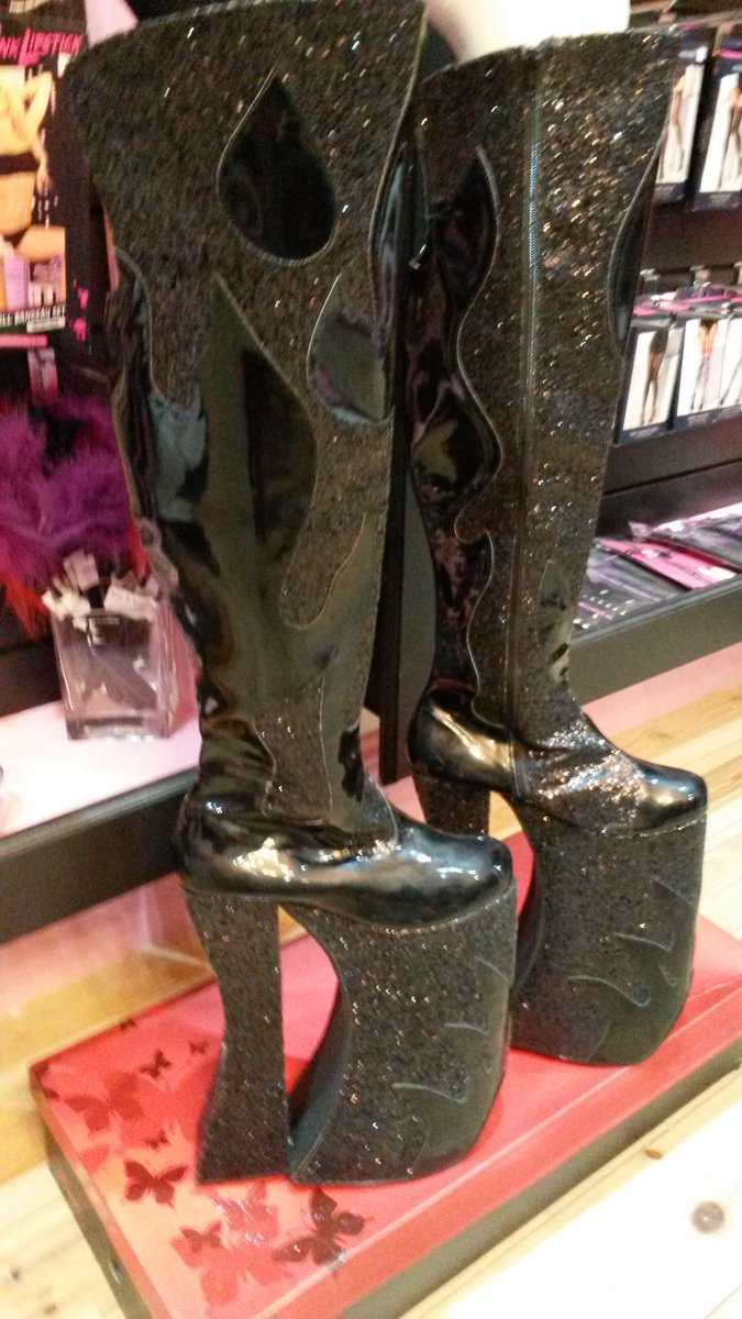 These boots are made for..... #breakingankles