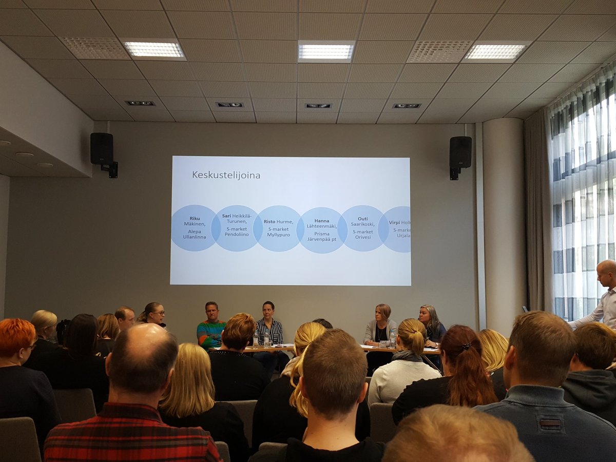 JaanaHaaparanta's tweet photo. Kokouspok#paneelikeskustelu#kykyajatellatänäänerilaillakuimeilenerottaaviisaantyhmästä#kokouspok# https://t.co/mNuB3XFxPn