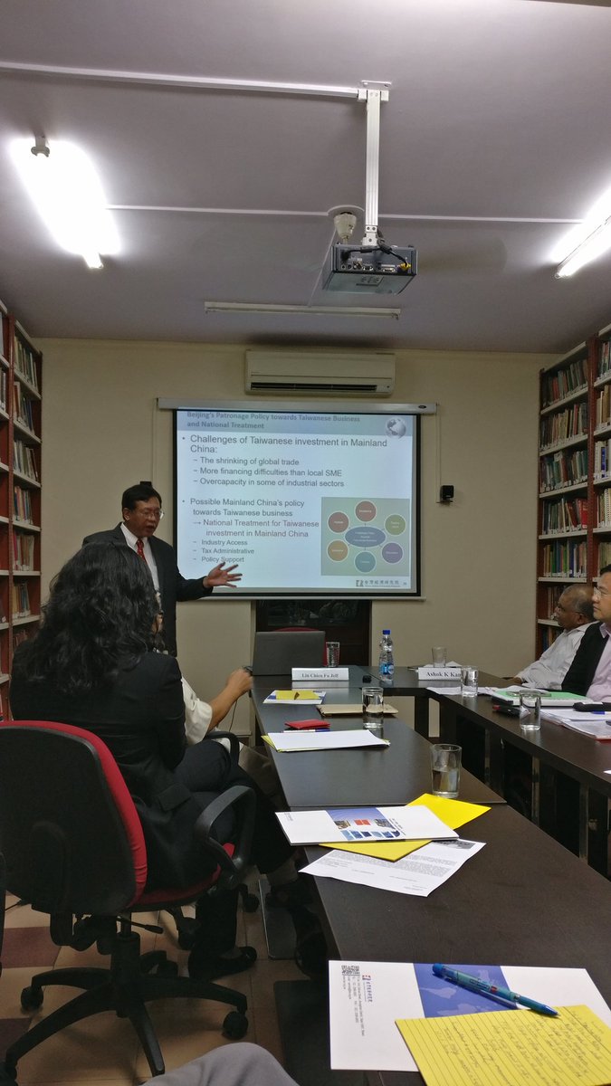 ics_delhi's tweet photo. #ICSWedSem Prof. Lin Chien-fu of #Taiwan Institute of Economic Research speaks on Taiwan-#China Economic &Trade Relations. https://t.co/n7AAHvvc1O