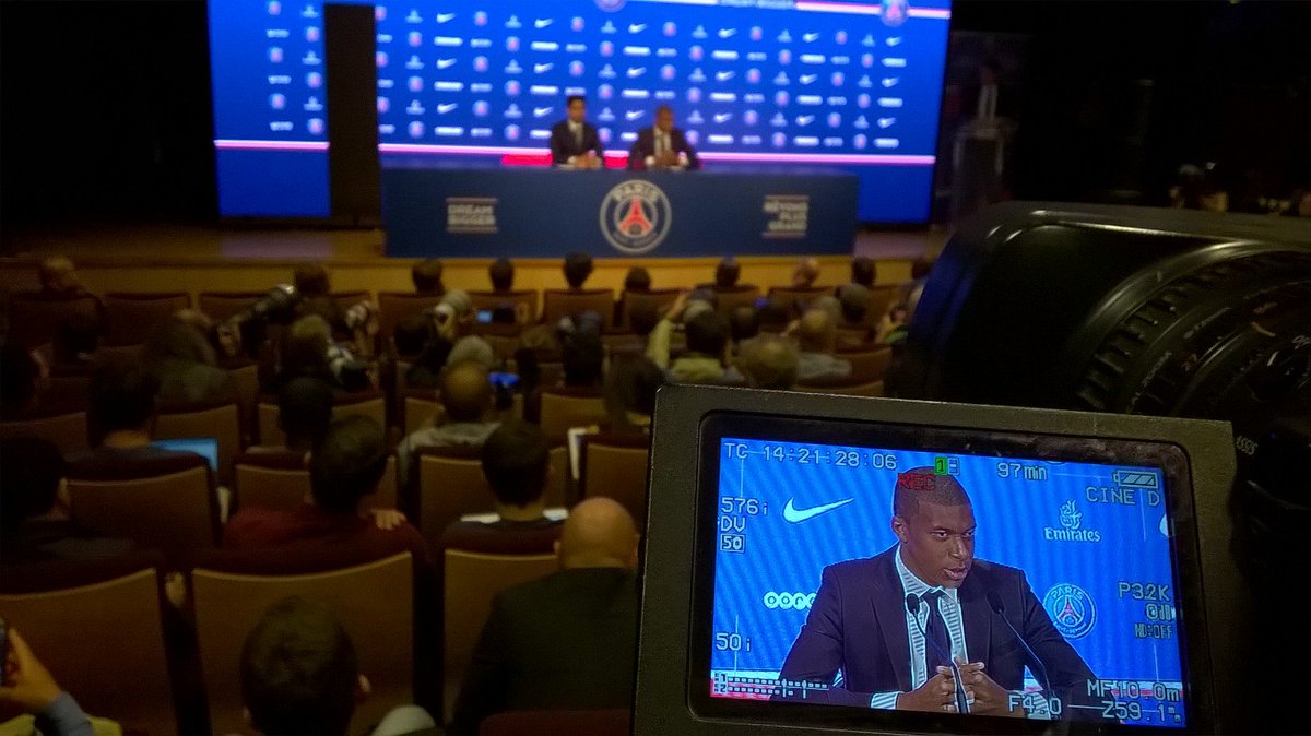 SPORT : Conférence de presse de présentation de <a href="/KMbappe/">Kylian Mbappé</a> #PSG <a href="/PSG_inside/">Paris Saint-Germain</a> reportage à 19h