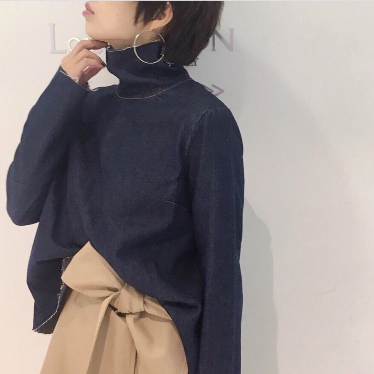 wavenstudio's tweet photo. [ Autumn Winter ]
Lois in the ELENI open back funnel neck, a part of AW17 // [ https://t.co/GGVoH230ZS ] https://t.co/ojFC8fJ4WH
