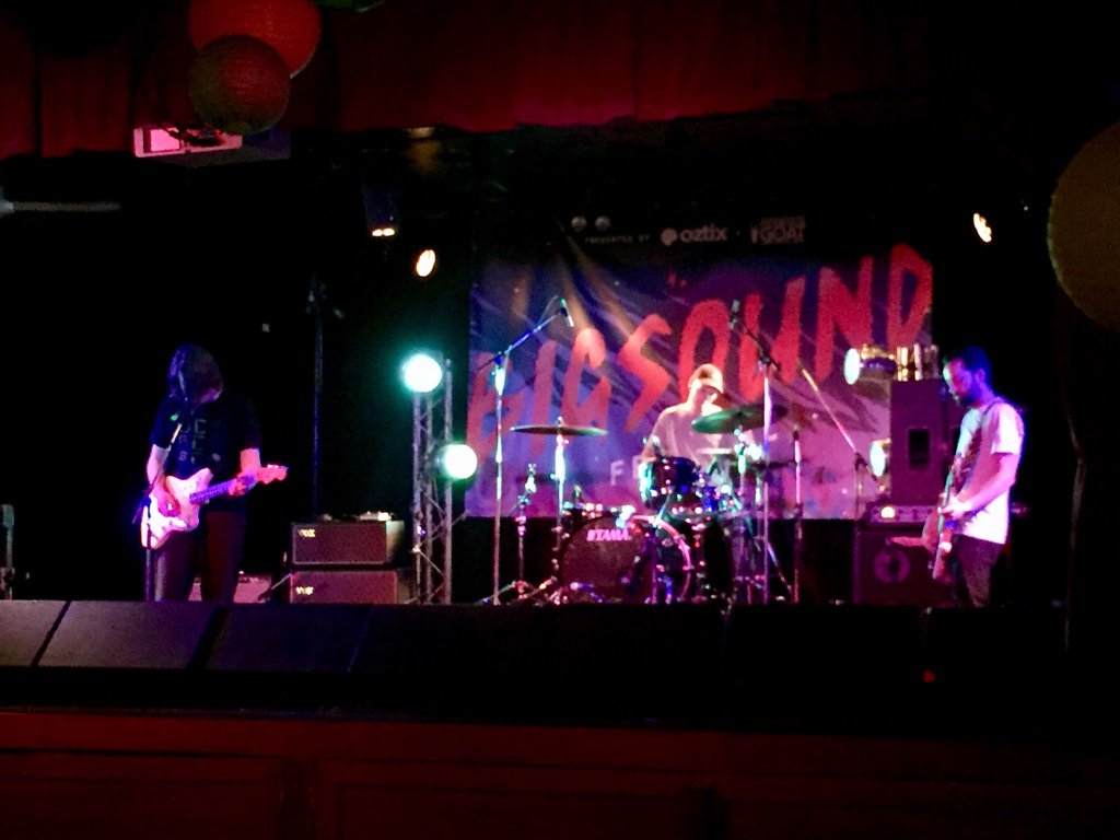 stephenrice_au's tweet image. @_bespin rocking @thezooooo! Easily one my festival highlights. #Bigsound #BIGSOUND17