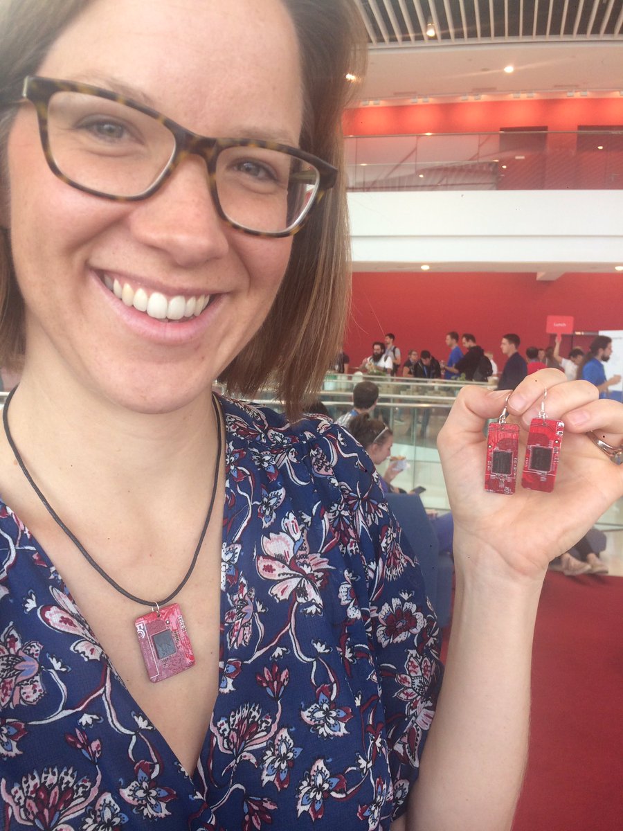 wtmcz's tweet photo. Great set of jewelery at our #earringslab at #gddeurope made by fab @tilke https://t.co/i6ELvJL6ct