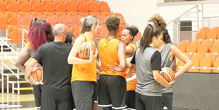 BourgesBasket's tweet photo. #GAMEDAY !

🆚 @abchartres
⏰ 19h00
📍 Halle Jean-Cochet #Chartres 
🎟 Entrée gratuite
👉 https://t.co/fbGOO9qfak

#AllezTango https://t.co/3LLvOmrGiZ