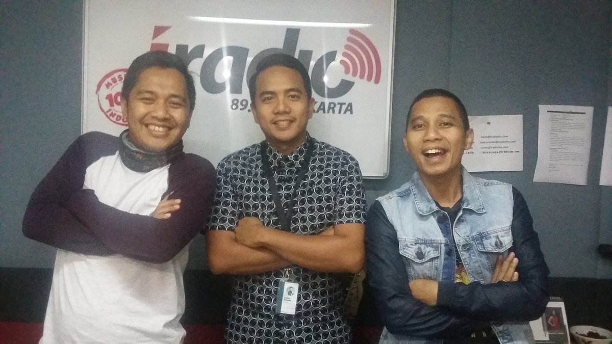 Inget ya dateng ke <a href="/SMWJakarta/">Social Media Week Jakarta</a> <a href="/angganggok/">Angga Nggok</a> sama <a href="/Indra_Prasta/">Indra Prasta</a> mau ikut juga loh #MasihSoreSore