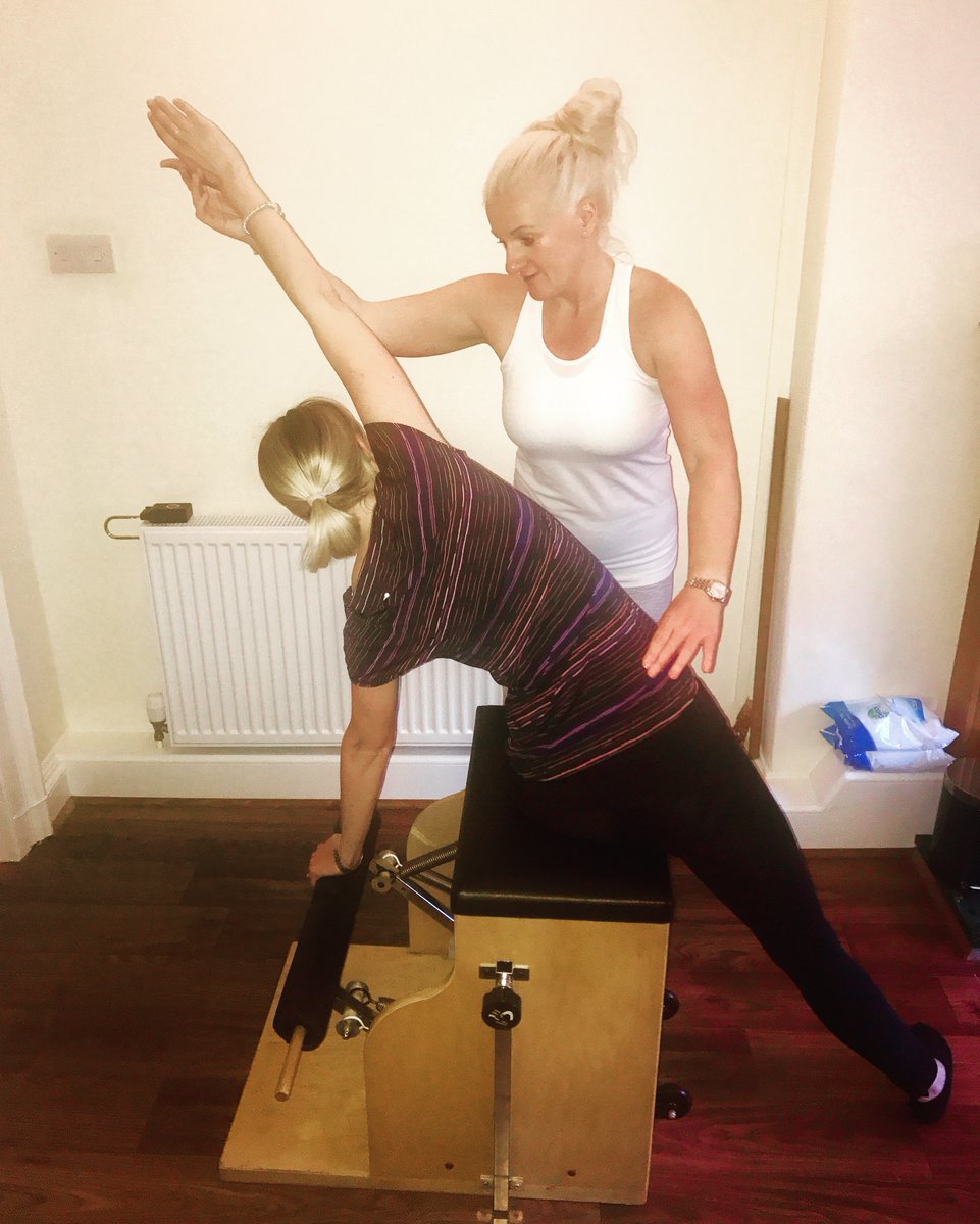 blueskypilates0's tweet photo. There is nothing better than a good #stretch @bluesky_pilates 👌🏻 #sidestretch #pilatesedinburgh #edinburghlife #newtown #pilates https://t.co/XsEfz7KRR3