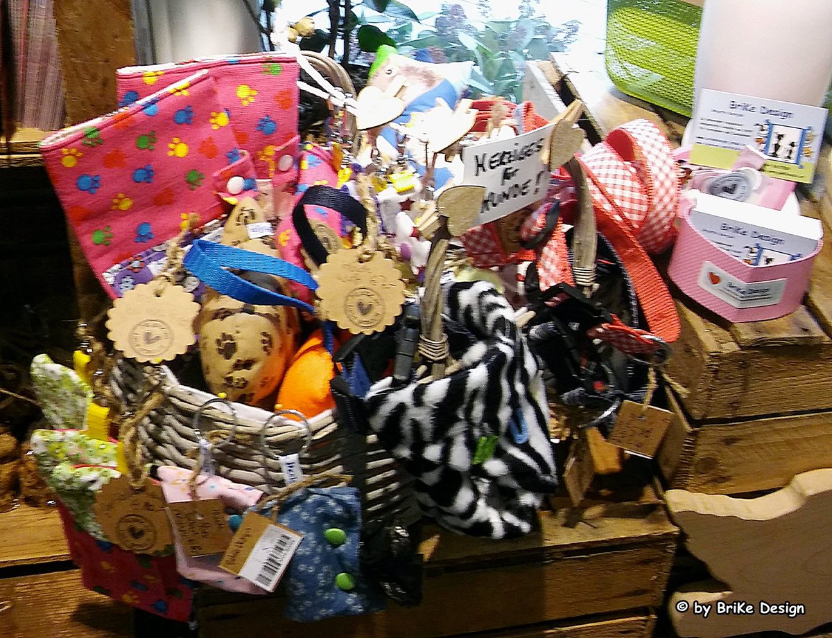 BrikeDesign's tweet photo. @FachlKlagenfurt #Einzelstücke #herziges für #Hunde #Katzen https://t.co/9MvT7u3u12 #Geschenk #Geburtstag #dogs #cats #Frauchen https://t.co/I1J1btxyul