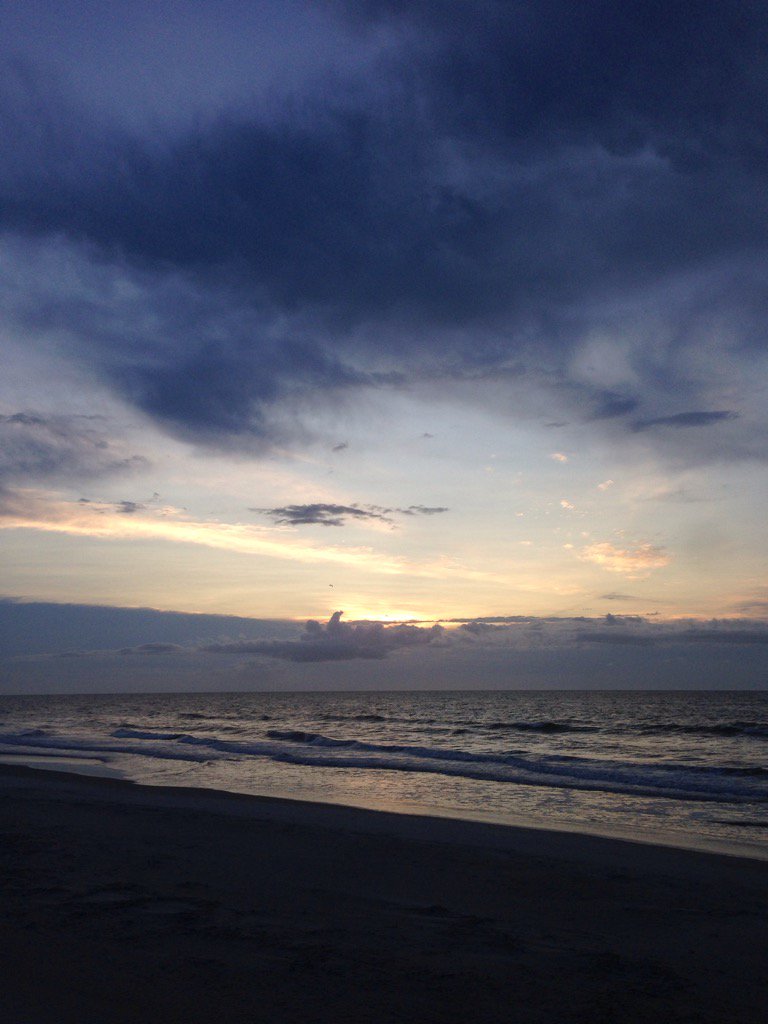 onlyhereonlynow's tweet image. Another dawn.