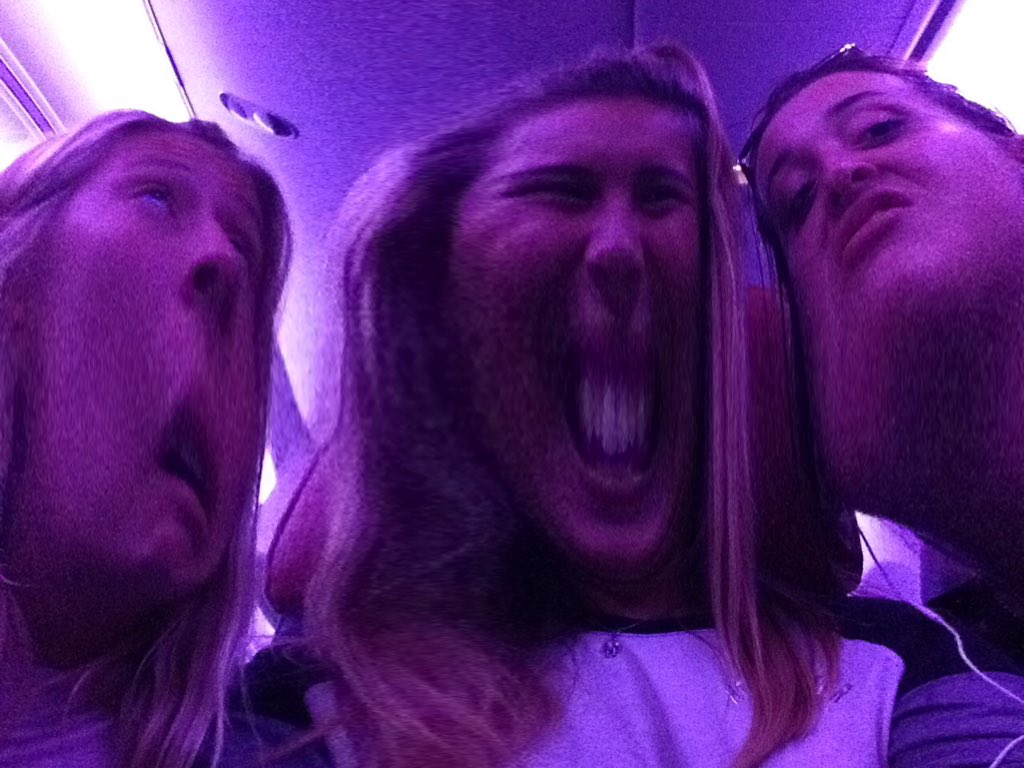 MollyBuchan's tweet photo. Bored on the plane https://t.co/3vVxP9yRse