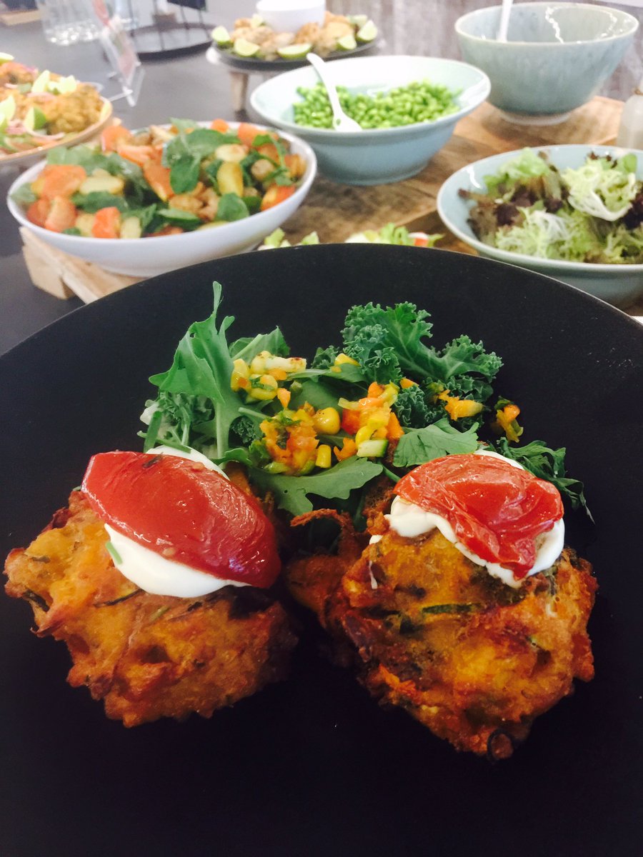 OleksiyB's tweet photo. Ricotta, carrot & red lentil fritters by @Jasonthomasrin3 👏 @TheForumSEB @VacherinLondon #greenerchoice #vegetarian #healthylunchatwork https://t.co/tJM509m4jK