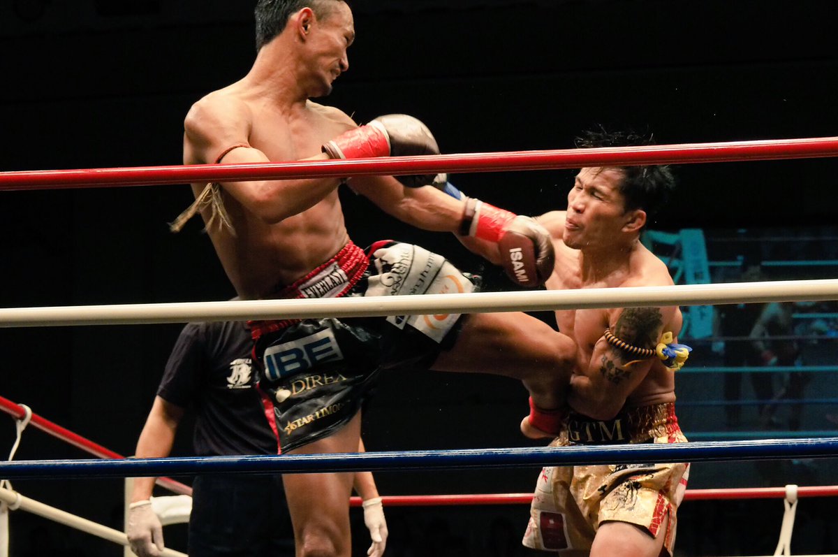 Gigio_jp's tweet photo. REBELS.52 第8試合 ライト級
梅野源治(PHOENIX)
スアレック・ルークカムイ(STURGIS新宿ジム)#REBELS52
梅野選手が強烈なミドルで距離を支配、蹴り足キャッチしてのロングフックにも冷静に対応。打ち合いもほぼ危なげなく梅野選手が完封の3-0判定勝利。 https://t.co/aMEDuysR5g