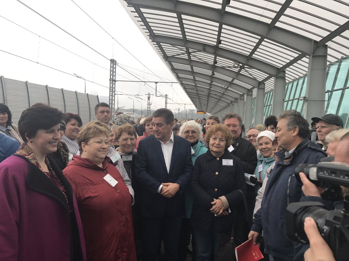 VladDTSZN's tweet image. Запускаем программу "Мой город-моя Москва!" Знакомим москвичей с достижениями города. Сегодня почти 300 человек познакомились с МЦК.