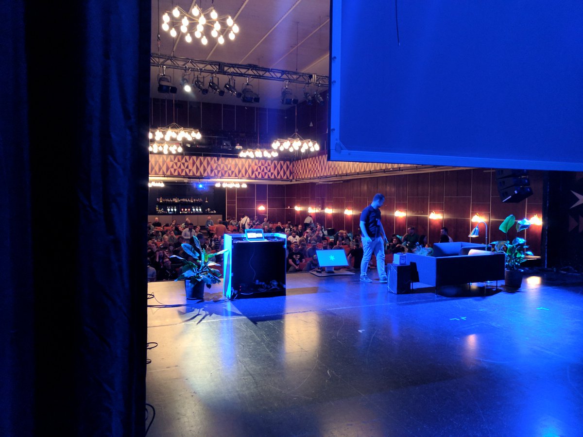 HenrikJoreteg's tweet photo. About to go on stage for #coldfront17 to talk about why I'm betting on the web. https://t.co/skQtMabOdx