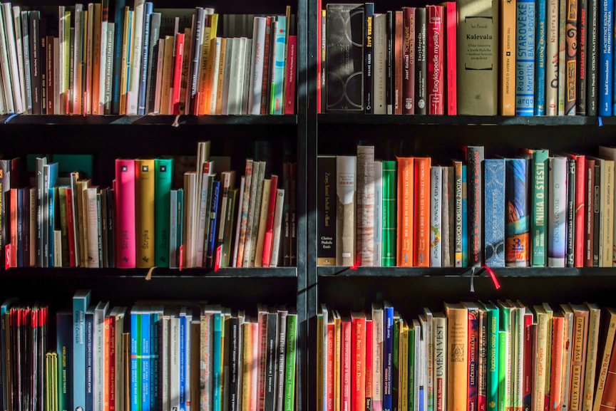 UsMedicalintl's tweet photo. Today is #ReadABookDay and here is a fantastic summer reading list: 70+ book picks from TED speakers and attendees https://t.co/4jGdCJWpBH https://t.co/r7qQafLye8