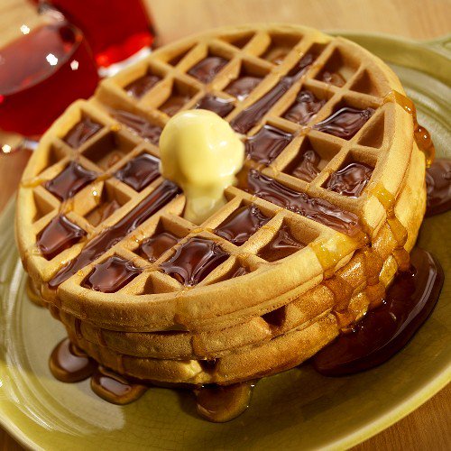UNHDining's tweet photo. If the mood for a fluffy waffle this morning? Don't worry, we got you covered! There are hot waffle makers at EVERY dining hall!βΊ #UNHTips https://t.co/eyLjEKciYq