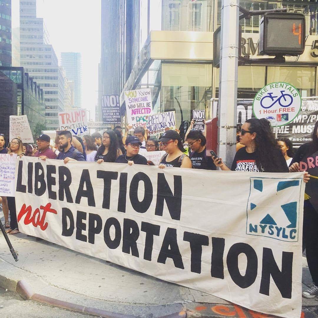 NYSYLC's tweet photo. Pictures of yesterday's demonstration
#undocumented #immigrant #immigration #ny #defenddaca #outragedandunafraid https://t.co/LpaCamu6cn