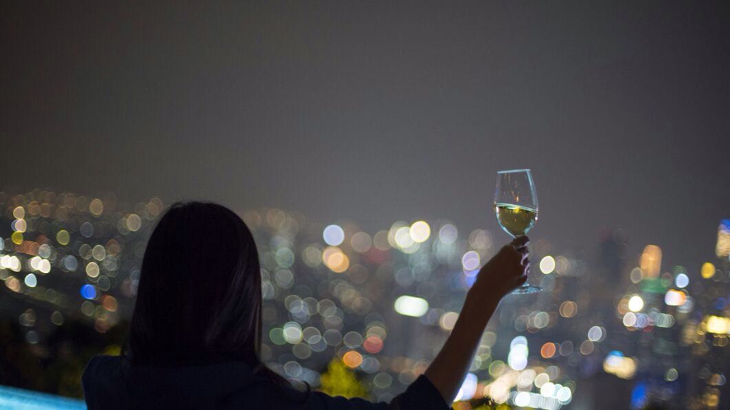 Hello Wednesday, let the pouring begin! Come over for FREE FLOW WINE at Pouring Wetnesday for only IDR 299,000++/pax from 4 PM today