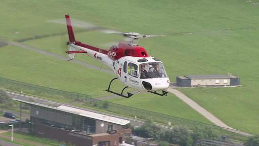 HLN_BE's tweet image. Achter de schermen: zo wordt 'Helden van hier: in de lucht' gemaakt dlvr.it/Pl8lcF