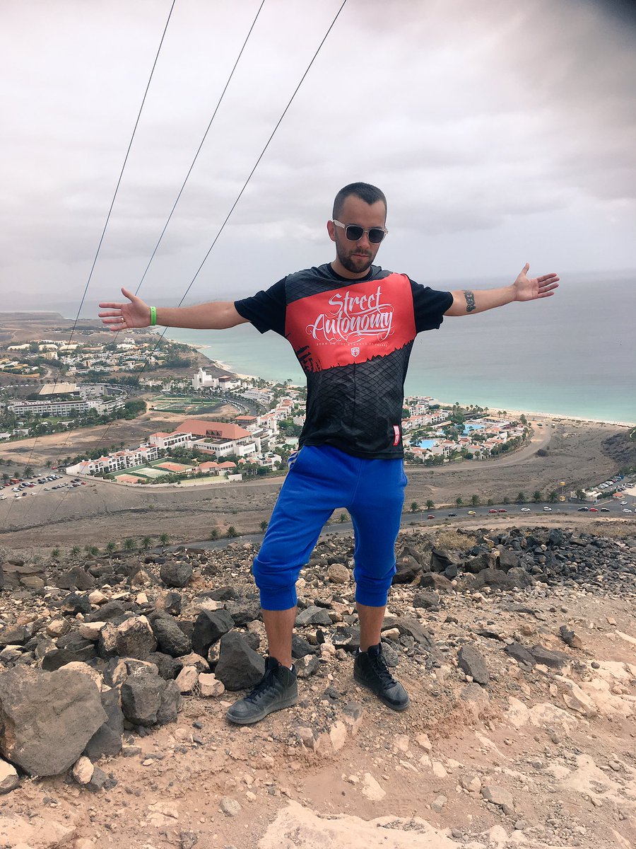fabster_wtm's tweet photo. Dope views on Fuertaventura 👌 @kikprod #streetautonomy https://t.co/LZhjjX6u0R