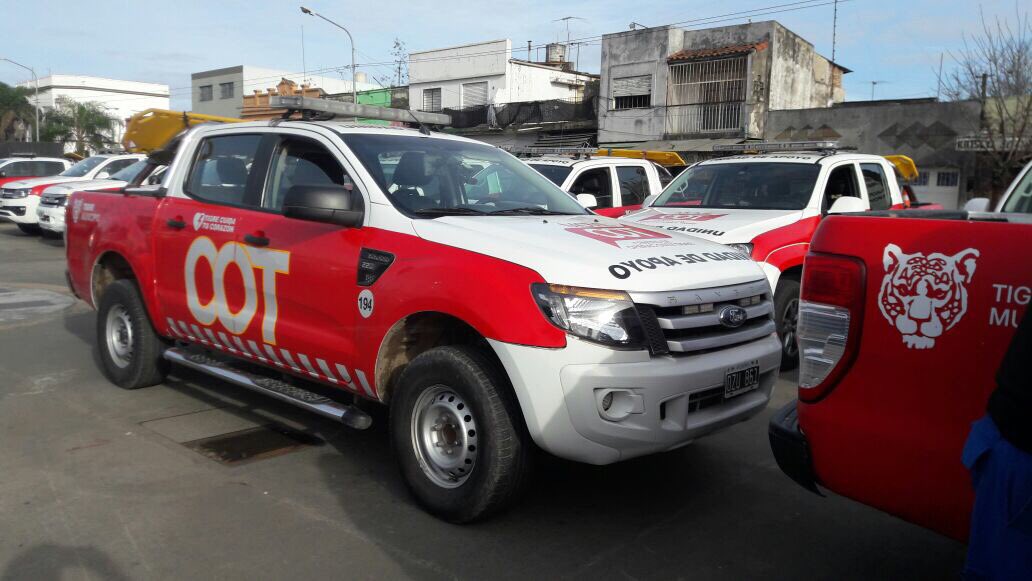 NicoVecchi's tweet photo. Cada cambio de turno #LogisticaCOT realiza el mantenimiento y control de los #MovilesCOT chequeando su buen uso y funcionamiento
#COT #SPC https://t.co/eiS2GvGAMT
