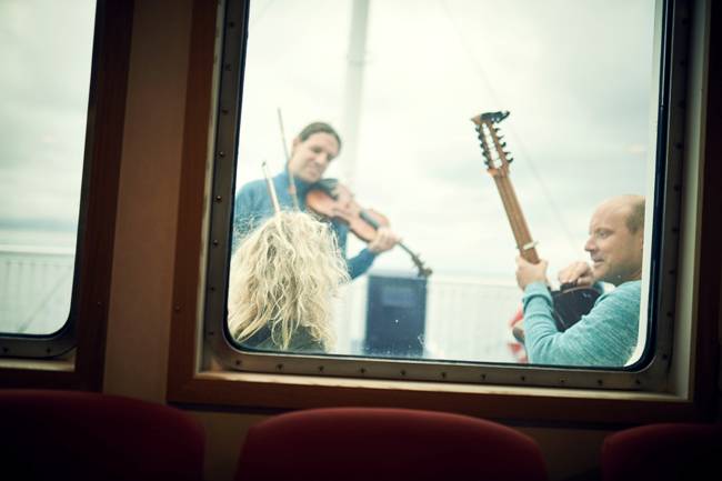 Kulturerbe_DNK's tweet photo. Auf der schönen schwedischen Insel #Hven formiert sich aktuell das #LoveTreeEnsemble quasi eine eigene Kombo für #SharingHeritage #staytuned https://t.co/rvNgdFuod9