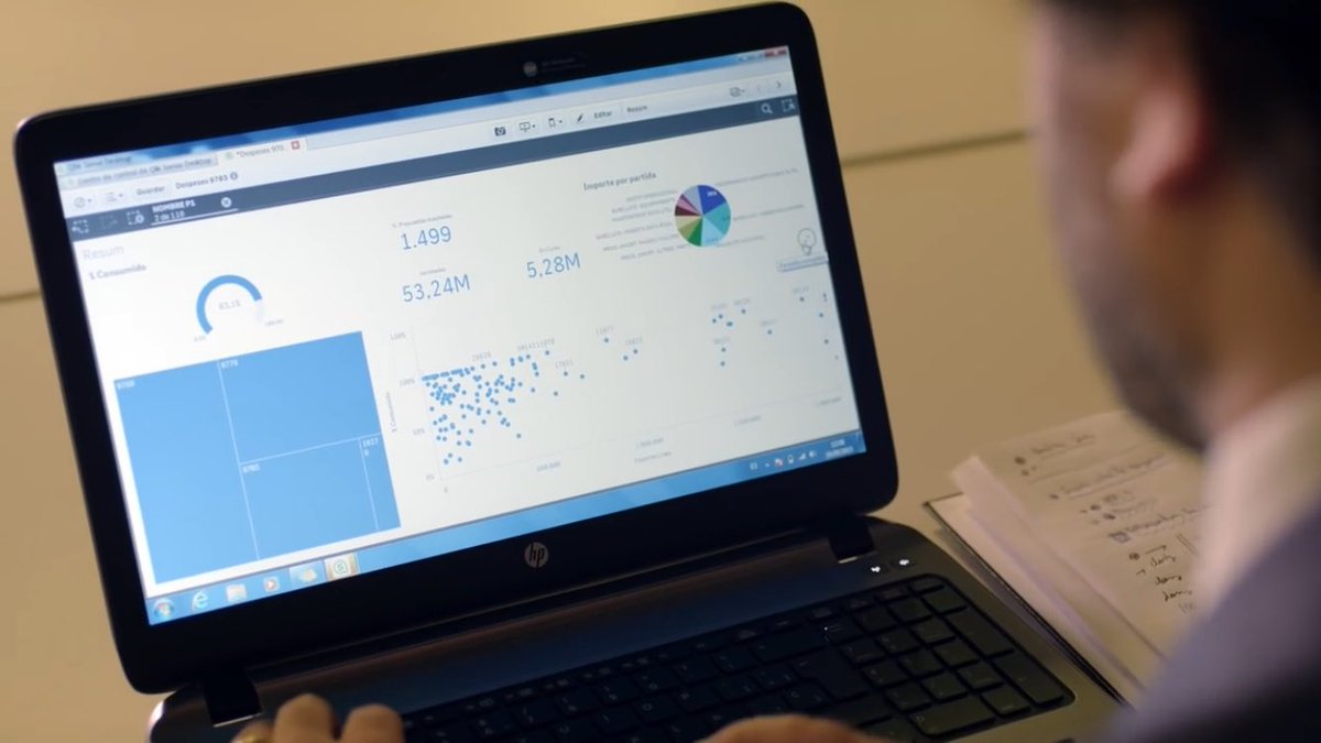 jamesafisher's tweet photo. Absolutley love this @Oracle video on thier big data analytics solution. Oh yes that is #QlikSense they're showing https://t.co/da9HFcNfmG https://t.co/TCj0DXGtjs
