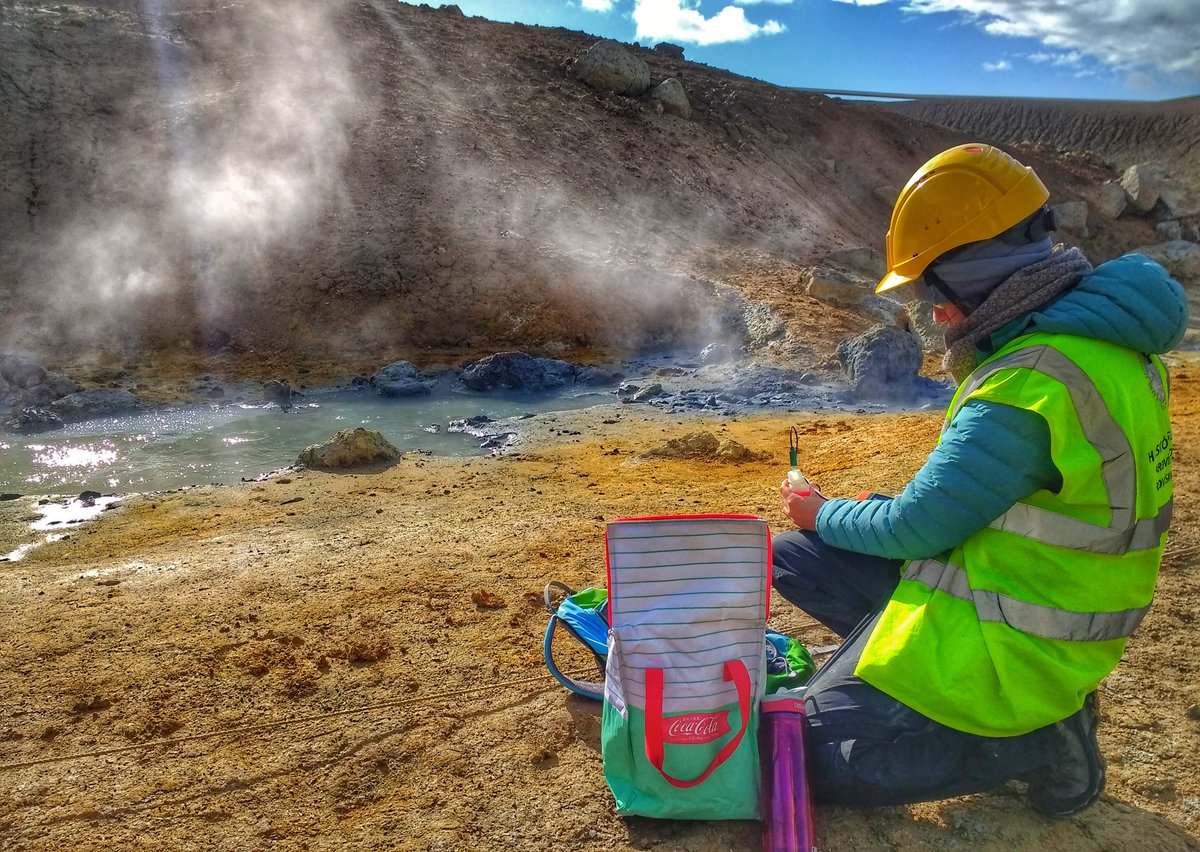 Sampling for #metagenomic and #diversity analyses in two hot mud pools in #Krafla #extremeenvironments #Askja17