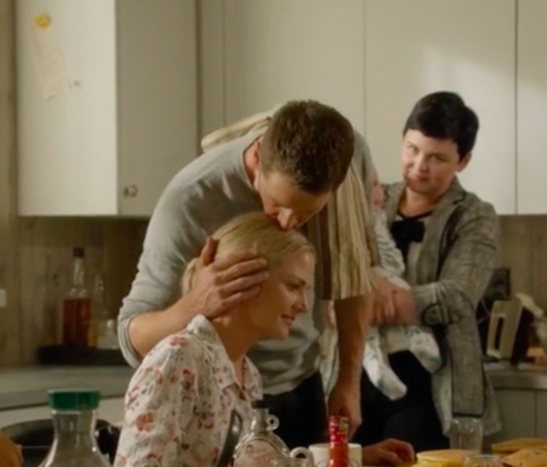 naydenlover's tweet photo. Who doesn't love when Charming/Josh hugs Emma/Jen and the hand goes to the back of the head, every time I see it I smile!! &amp; this is only s6 https://t.co/aiMa4lOFgN