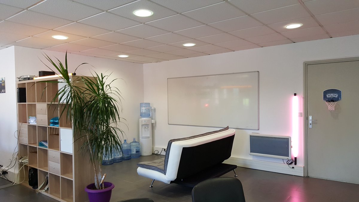 _businesstech_'s tweet image. @_businesstech_  déménage à @MandelieuVille! Nouveaux locaux, +beaux, +accueillants, +funs #demenagement #bestmodules #StarWars #PrestaShop