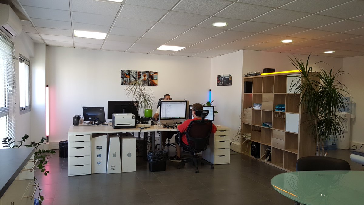 _businesstech_'s tweet image. @_businesstech_  déménage à @MandelieuVille! Nouveaux locaux, +beaux, +accueillants, +funs #demenagement #bestmodules #StarWars #PrestaShop