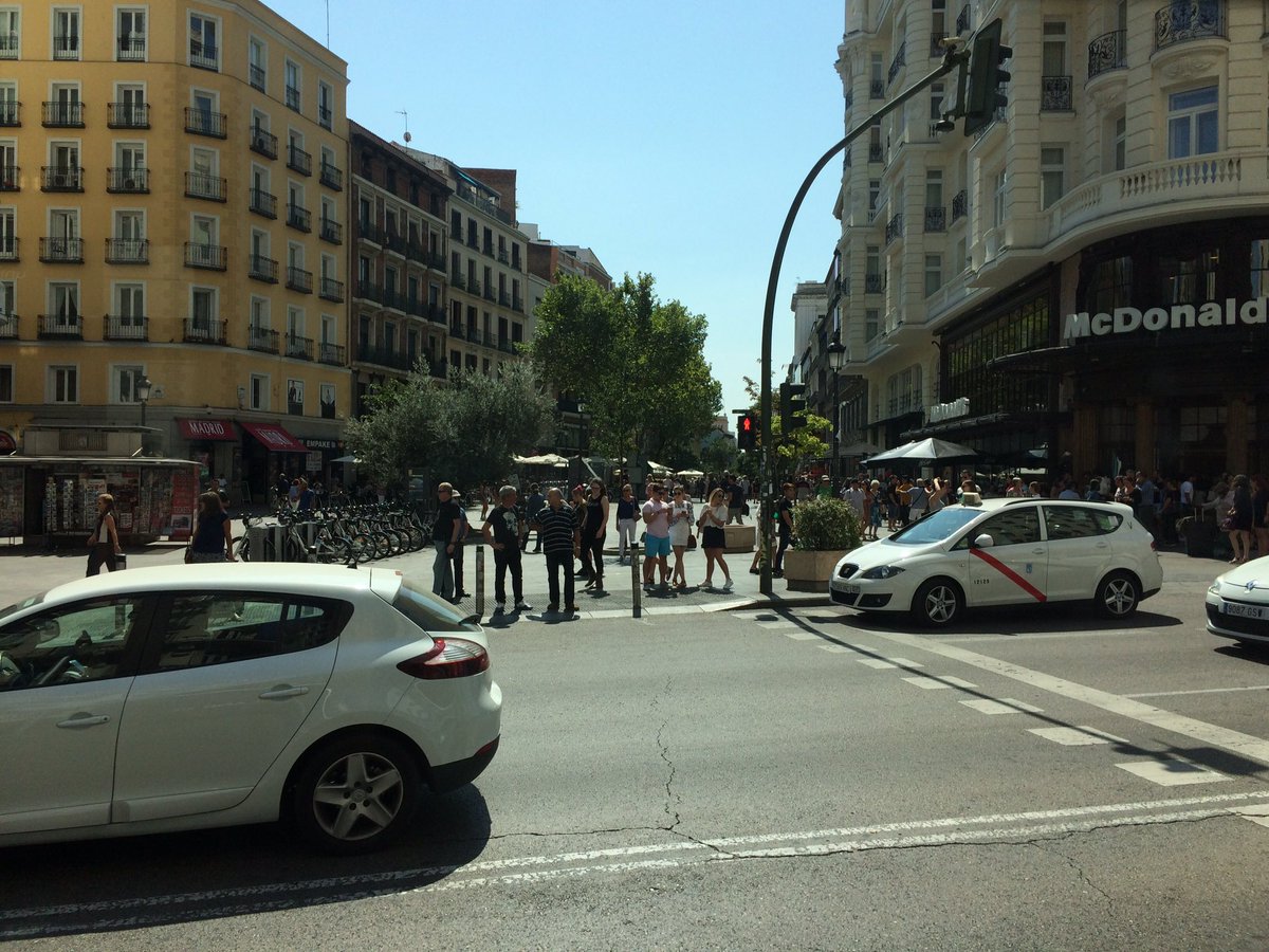 thewineisgood's tweet photo. On our way to the secret spot of our third day of classes. @OptionEMadrid and @ESCPeurope teach you to deal with #uncertainty https://t.co/EwTNRvTDD4
