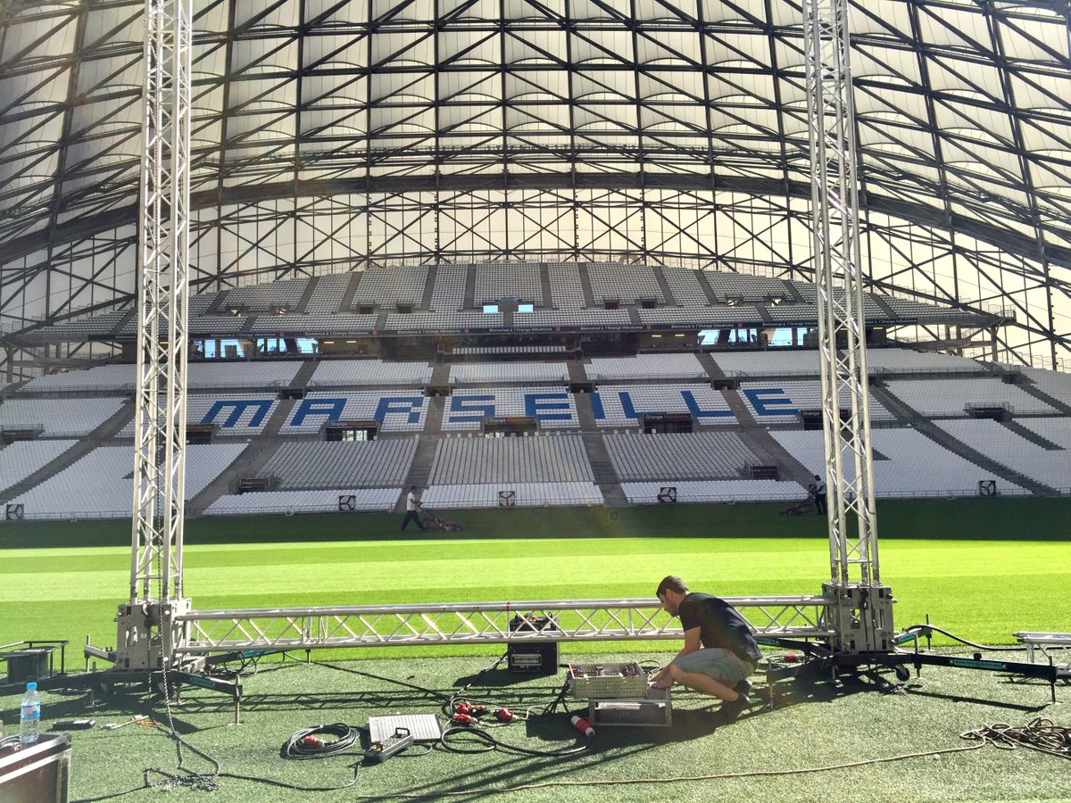aucop_event's tweet image. [aucop] #artzandco #scène #murled #sonorisation #évènement #prestations #techniques #audiovisuel #client #écoute #confiance @orangevelodrome