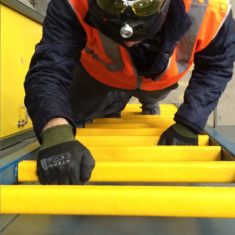 SafetyProDirect's tweet image. Protect your ladder from the wet conditions with Anti-Slip Ladder Rung Covers 
Available at: ow.ly/pxgw50dSfWE
