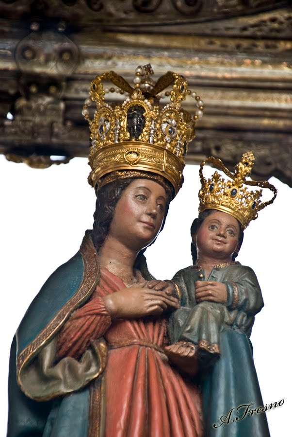 HOY, a partir de las 20:30 horas, nuestro Grupo Joven acompañará a Nuestra Señora de la Fuensanta Coronada en su Rosario hasta la Catedral.