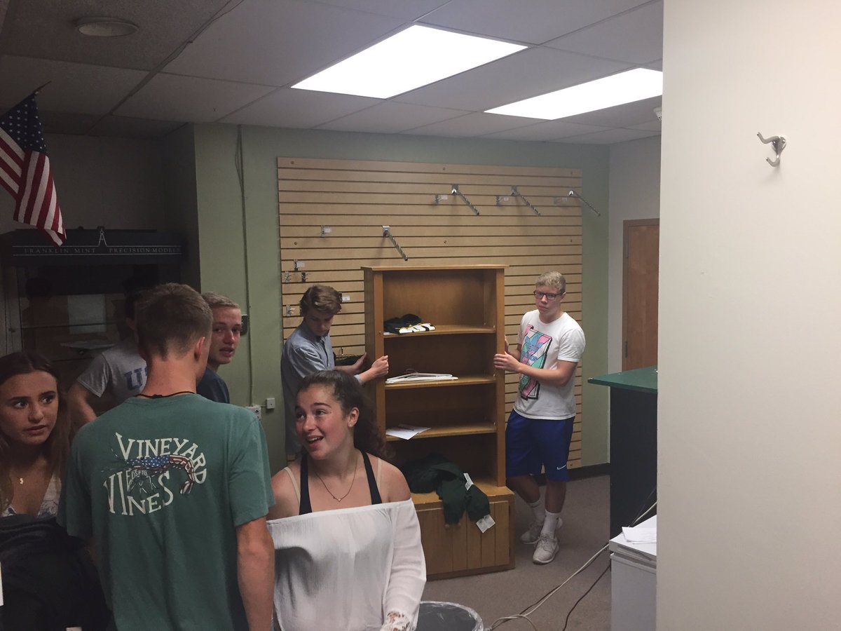 mrs_malin's tweet image. Welcome to block 1, day 1!! Working from our @VEInternational satellite office for the day the @MKSchoolStore !!!