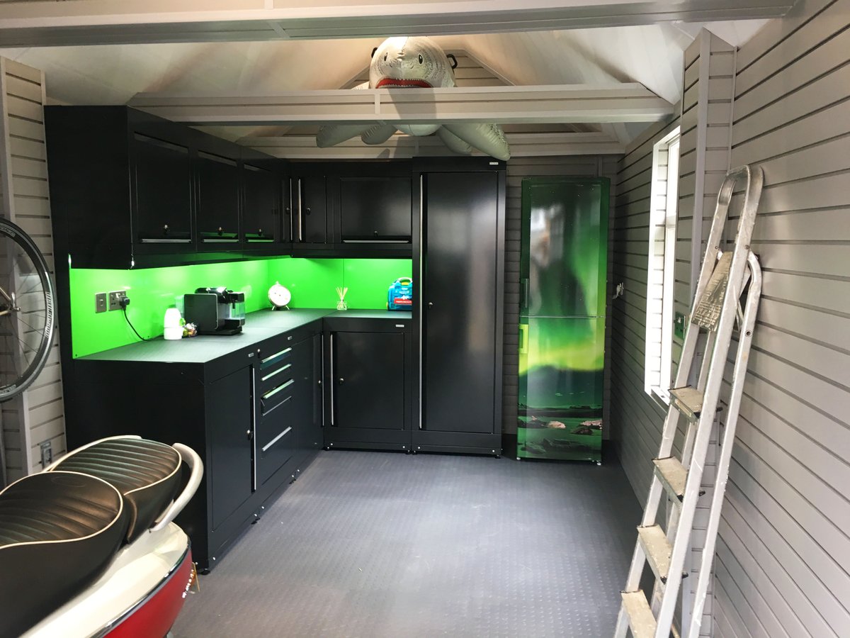 JoinVinylRev's tweet photo. This custom vinyl FridgeWrap was the special finishing touch to this new garage😍😃
#fridgewrap #garage #interiordesign #customwrap #vinylwrap https://t.co/TD8GsgqHxt