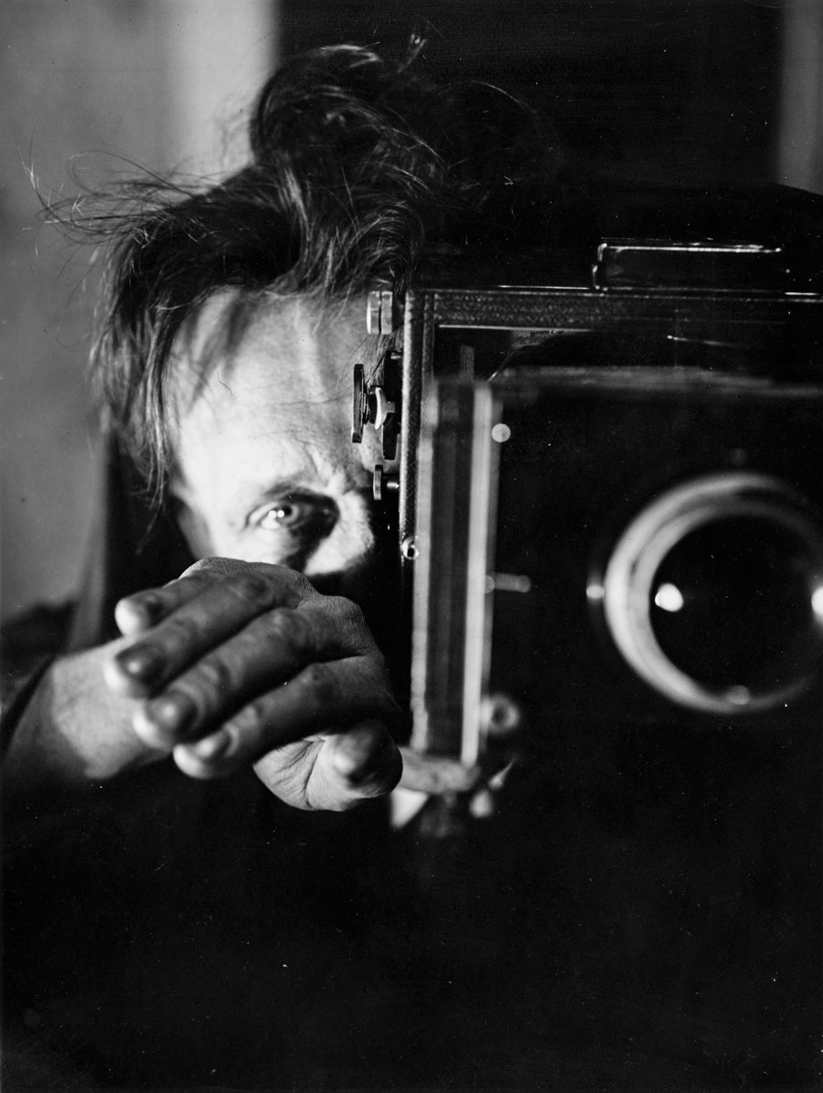PhotoInBerlin's tweet photo. Looking forward to »Willi Ruge . Fotoaktuell« curated by Ute Eskildsen &amp; Felix Hoffmann @coberlin #Opening on Sep 15☞https://t.co/CrJOMwleTL https://t.co/gcazNA50Bc