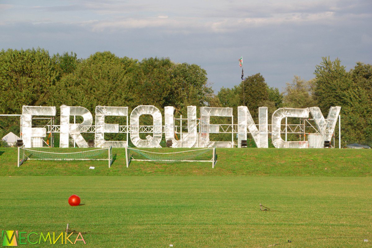 mesmikaint's tweet photo. https://t.co/IUEtzp51ah Field of @frequency_at festival #Frequency #FM4Frequency #mesmika https://t.co/PNYEDpy1gE