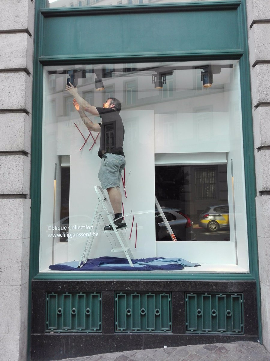 FlandersDC's tweet image. Ontdek lokaal designtalent bij ons in de Kanselarijstraat 19 Brussel #WindowsofOpportunity #DesignSeptember flandersdc.be/nl/de-creatiev…