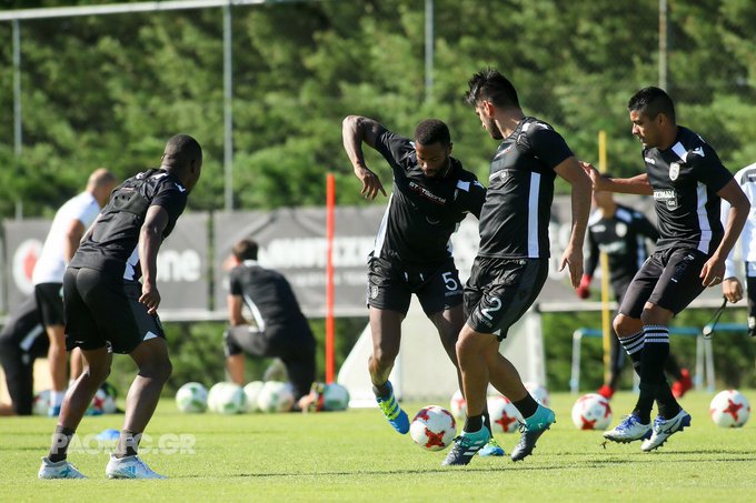 View image on Twitter