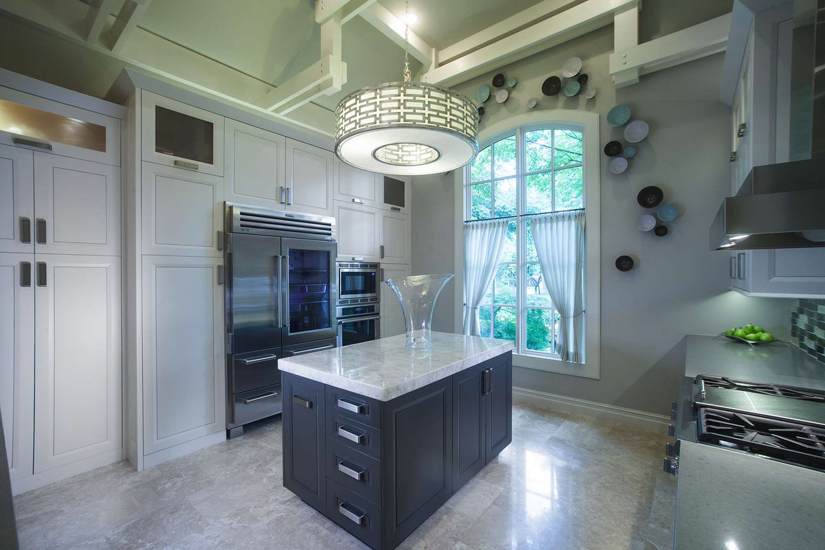 KitchenDesignOK's tweet photo. Modern. Fresh. Transitional. These words come to mind when experiencing this #kitchen. #kitchenideas #kitchendesign #tulsakitchendesigner https://t.co/JuLnzEpeO9