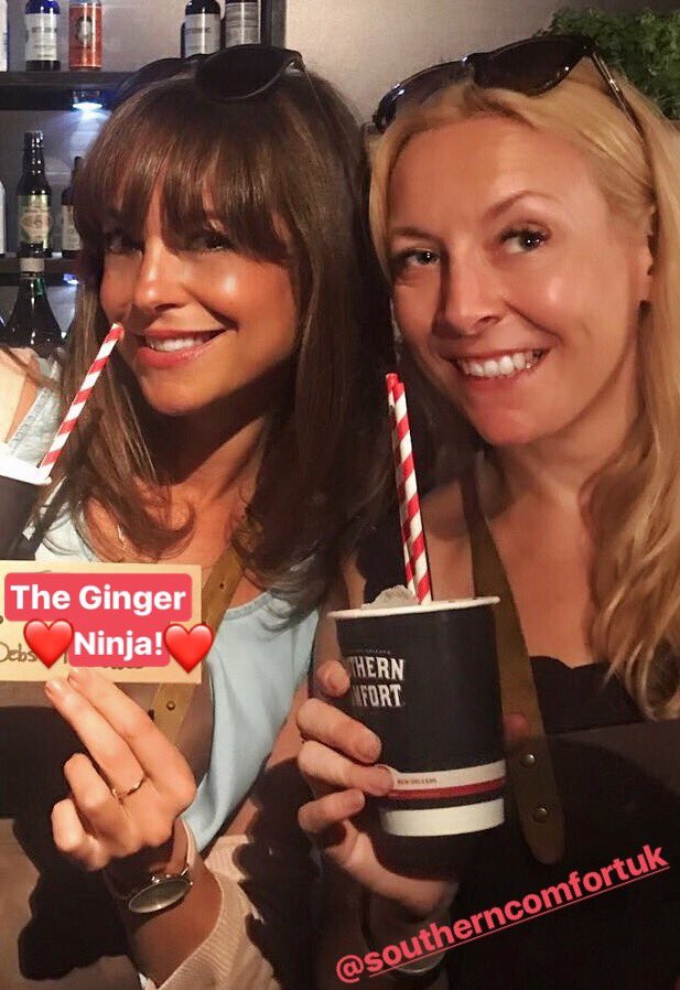 pretty_edible's tweet photo. Gingerbread custom-made #cocktail = 👌🏼⚡️@southerncomfort @MeatopiaUK #Meatopia2017 w/ team @TABASCO #happyhour #WhiskersWednesday #delicious https://t.co/ydvpW4EmiR