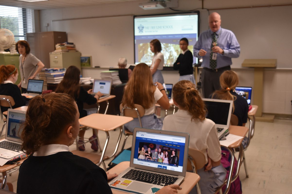 UrsulineNR's tweet photo. The new members of the Class of 2023 & 2022 are here for their technology orientation.
#WelcomeToTUS #GirlsOfTech https://t.co/s2dq0LcGsa